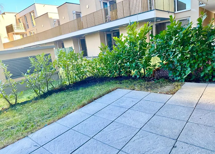 With 5 Single Beds & Garden Near Scs Apartment Wiener Neudorf